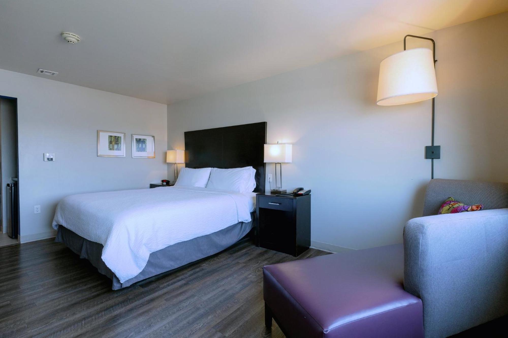 Holiday Inn Express And Suites Tahlequah By Ihg Exterior photo